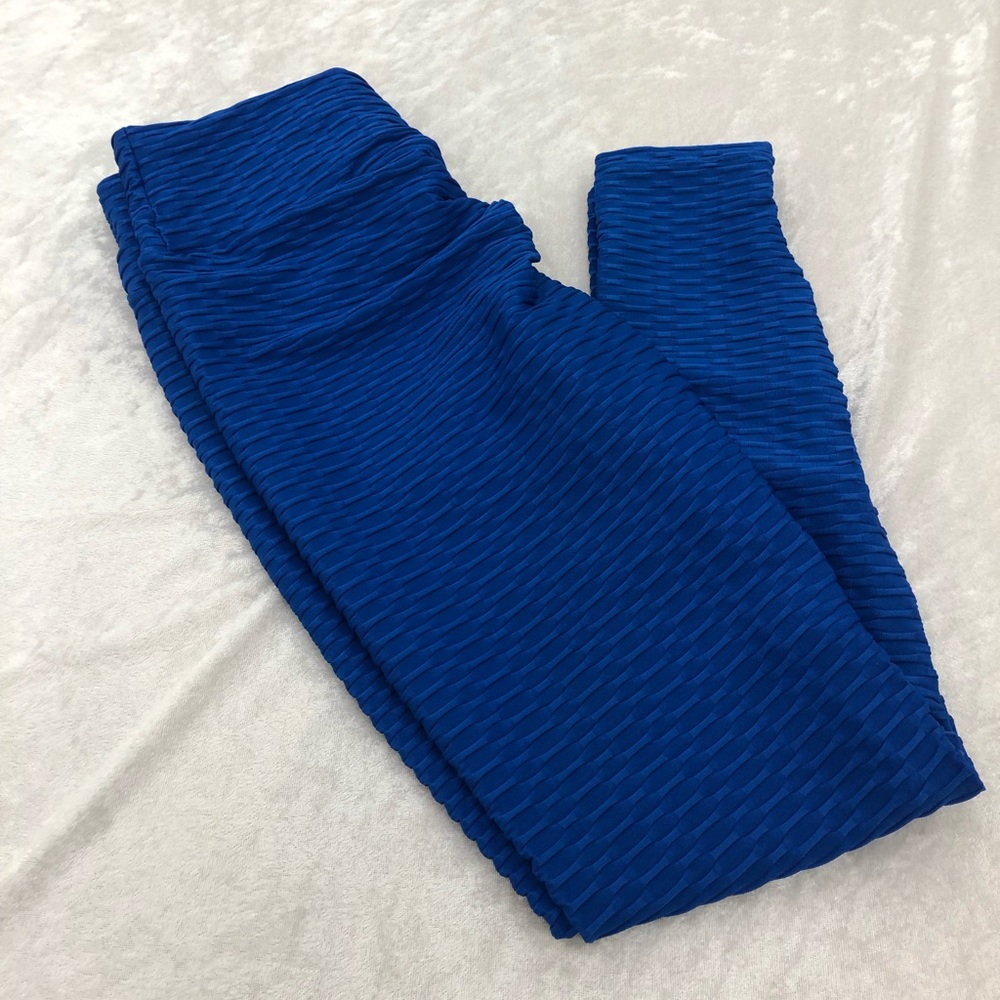 Scrunch booty fitness leggings in Blue